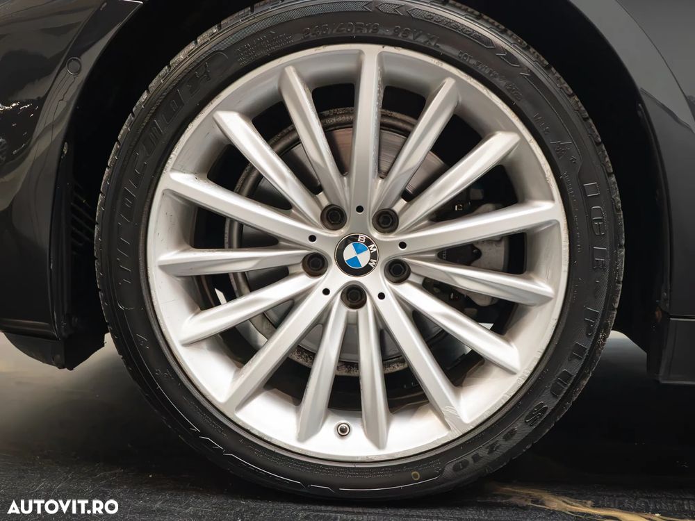 BMW Seria 5 520d xDrive Aut. Luxury Line - 38