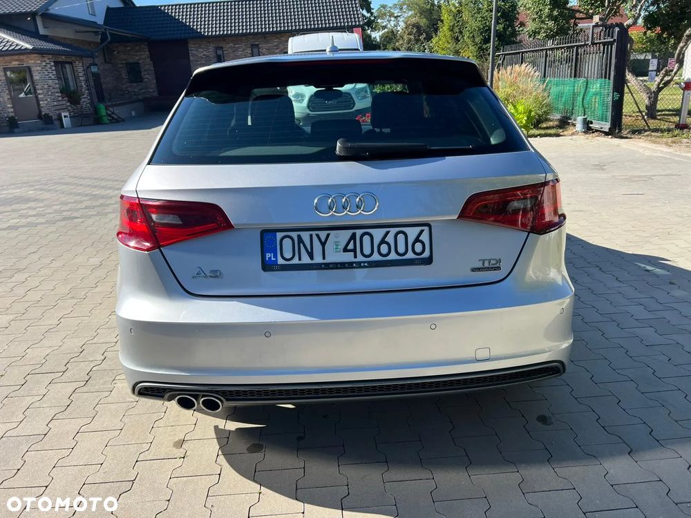 Audi A3 Sportback 2.0 TDI (clean diesel) quattro S tronic S line Sportpaket - 4
