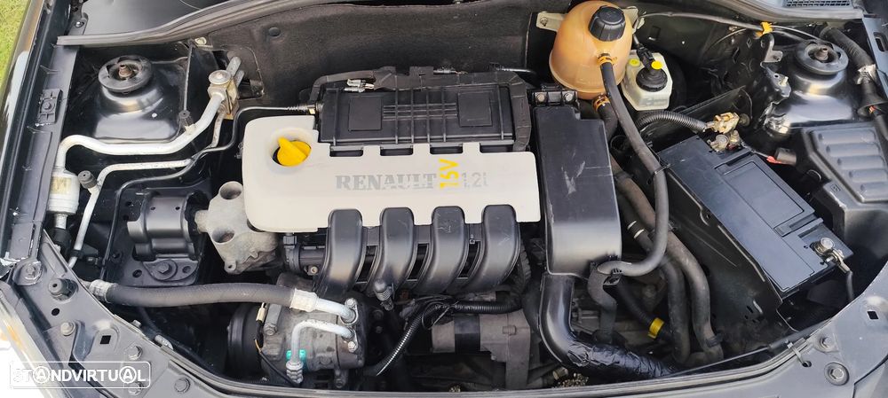 Renault Clio 1.2 16V Privilège - 20