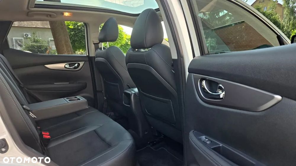 Nissan Qashqai 1.2 DIG-T TEKNA+ - 23