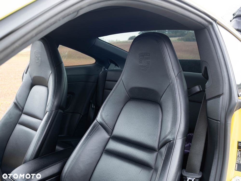 Porsche 911 Carrera 4S - 25
