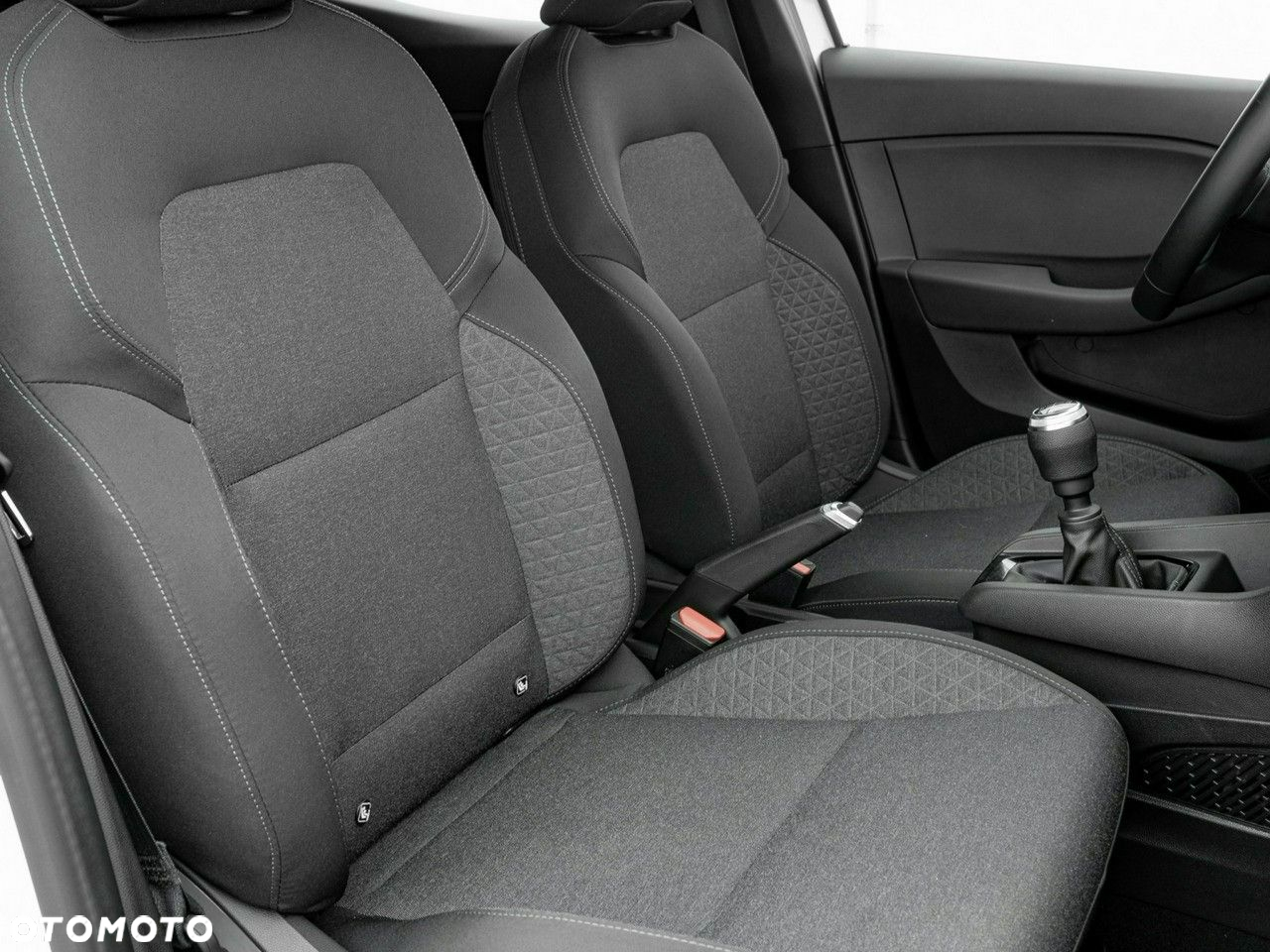 Renault Clio 1.0 TCe Equilibre - 33