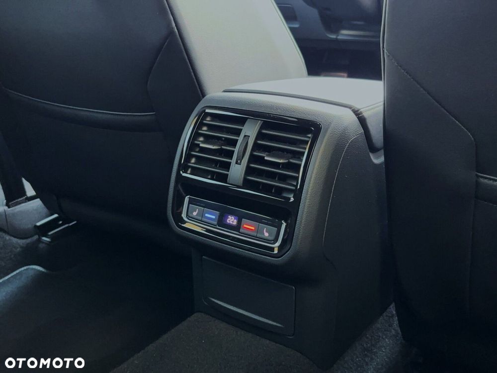 Volkswagen Arteon 2.0 TDI 4Motion R-Line DSG - 25