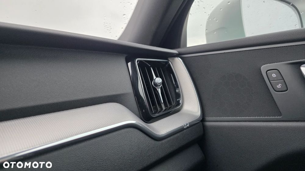 Volvo XC 60 D3 R-Design - 32