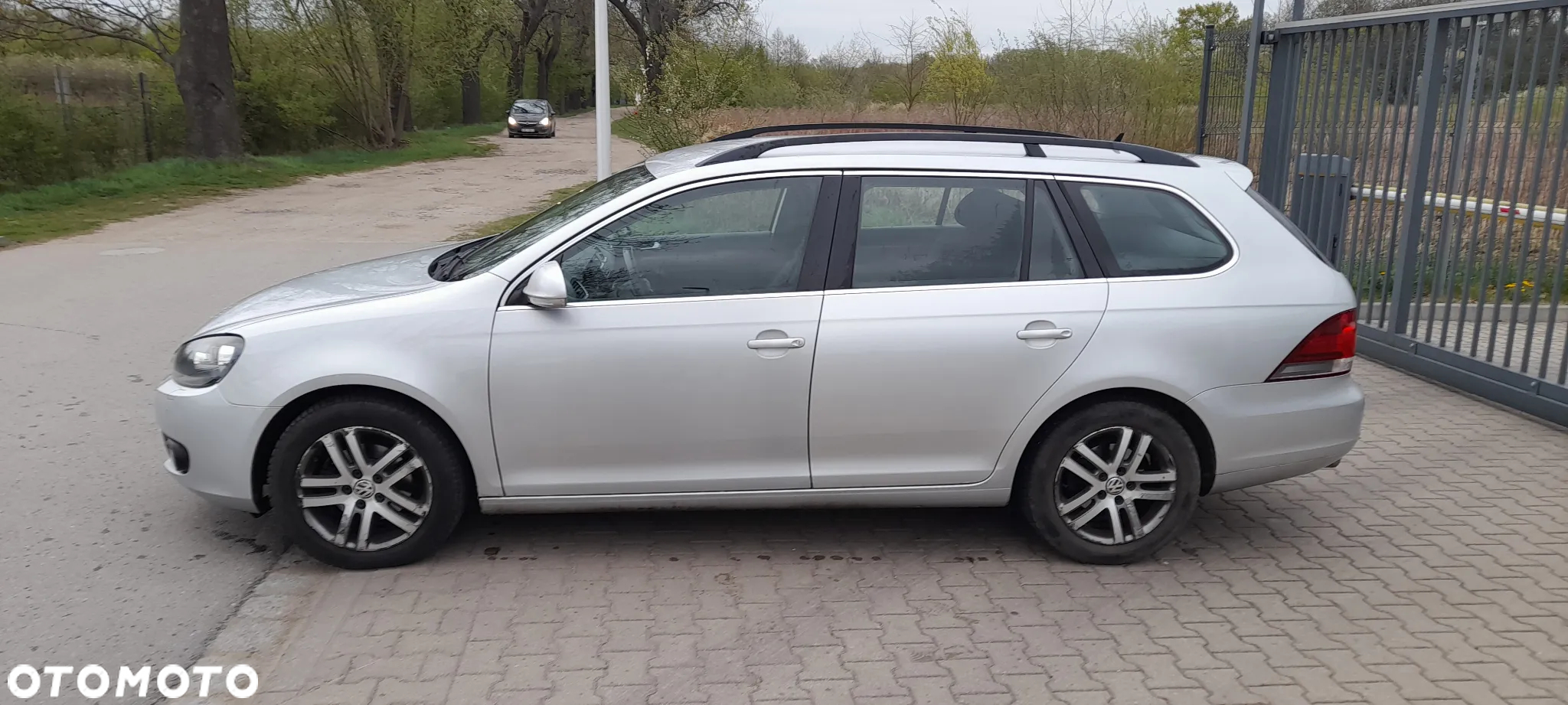 Volkswagen Golf VI 1.6 TDI Comfortline - 9