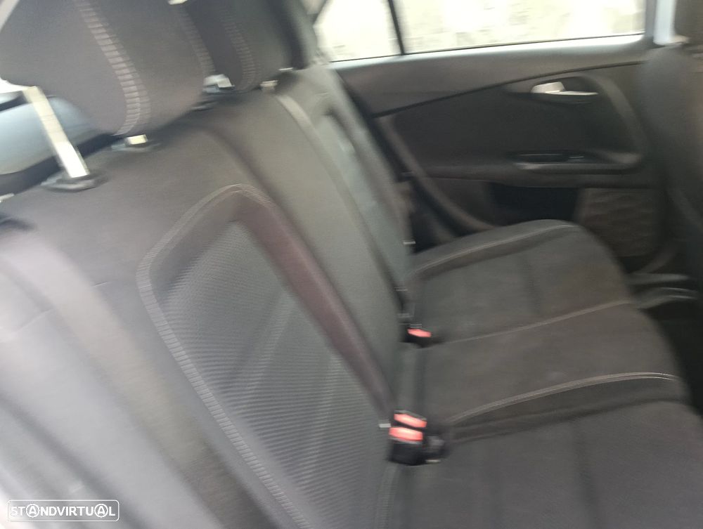 Fiat Tipo Station Wagon 1.3 M-Jet Lounge Tech J17 - 10