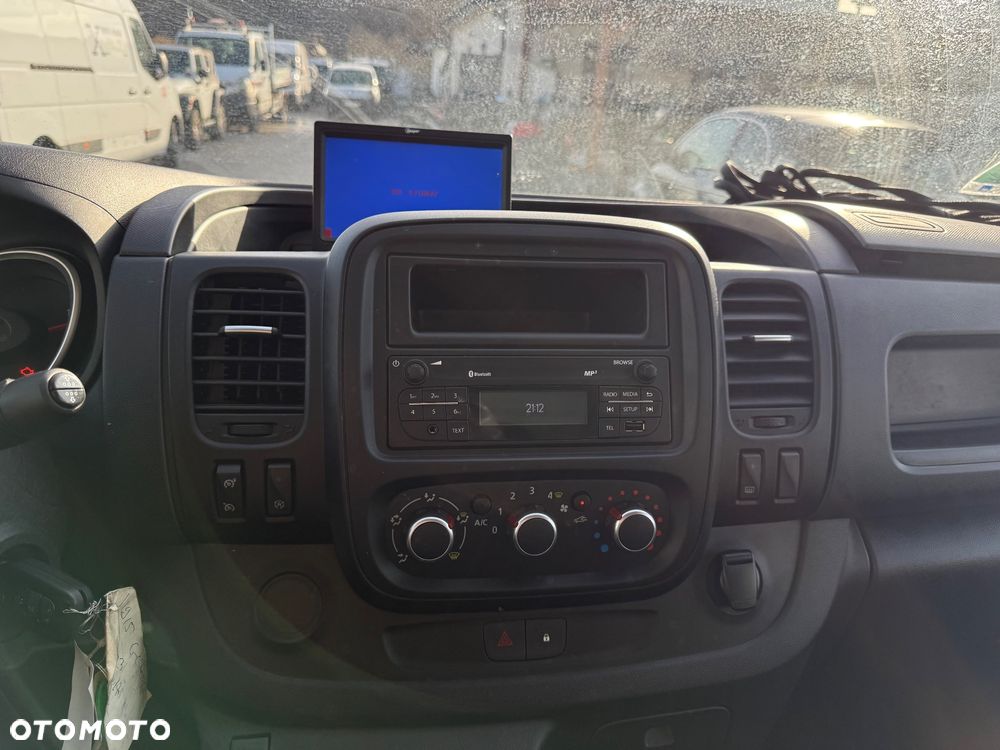 Renault Trafic - 12