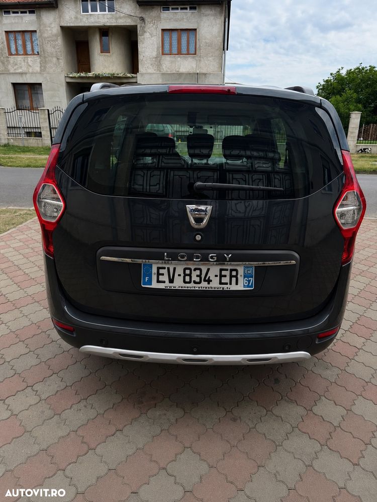 Dacia Lodgy 1.2 TCe 115 CP Stepway - 4