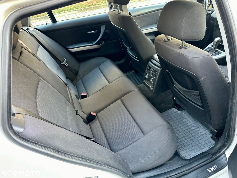 BMW Seria 3 318d DPF Edition Sport - 15