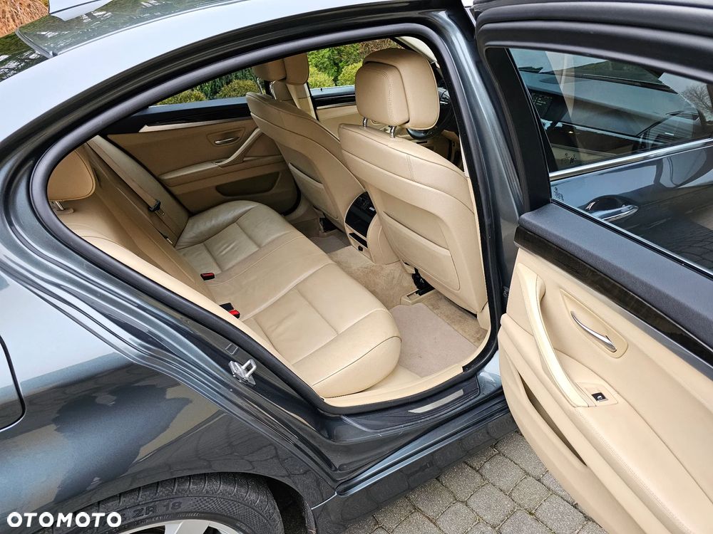 BMW Seria 5 528i - 15