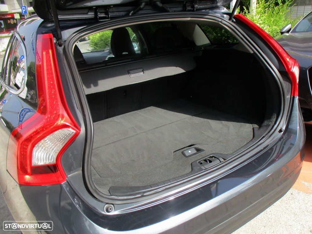 Volvo V60 DRIVe Momentum - 39