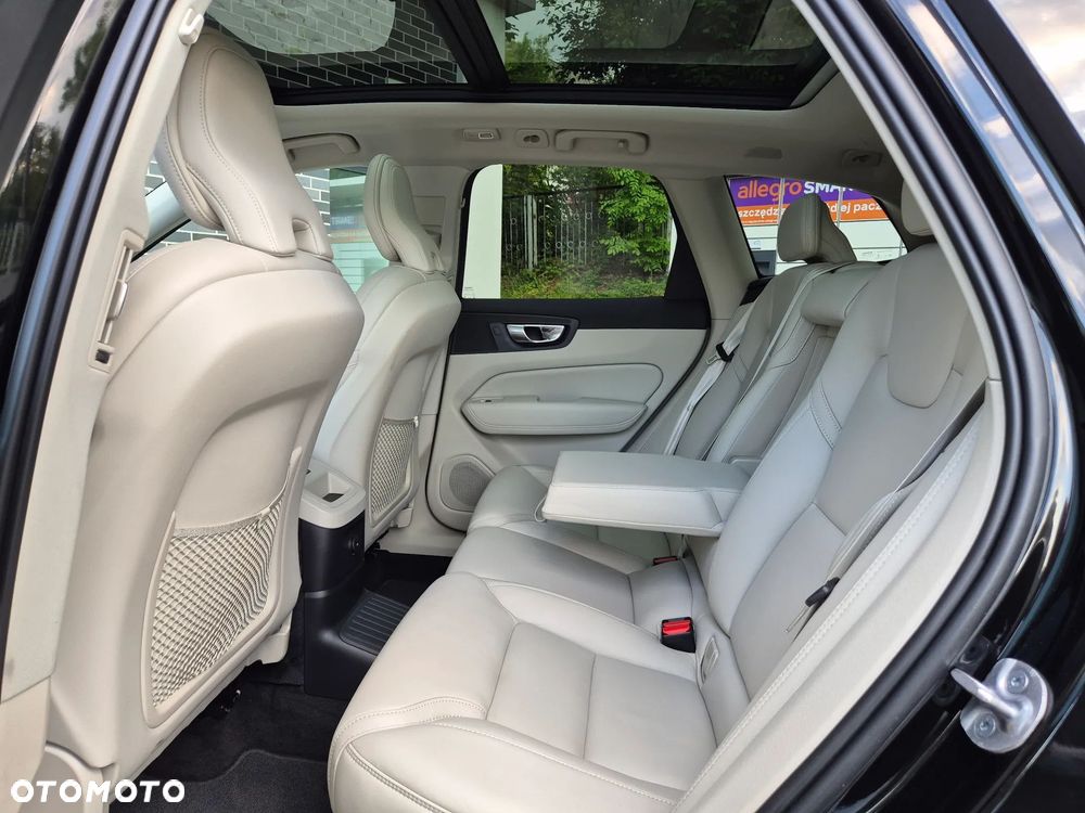 Volvo XC 60 T6 AWD Plug-In Hybrid Inscription Expression - 25