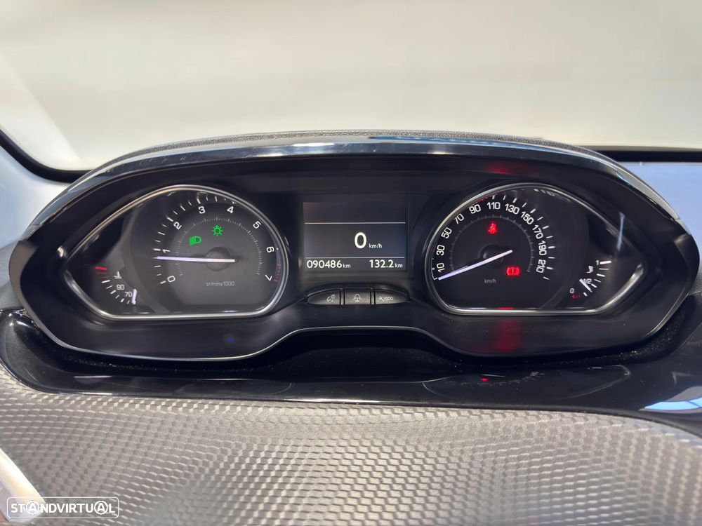 Peugeot 2008 1.2 PureTech Allure - 25