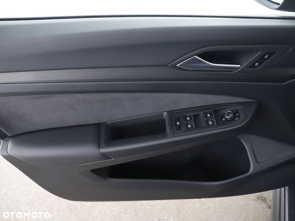 Volkswagen Golf - 18