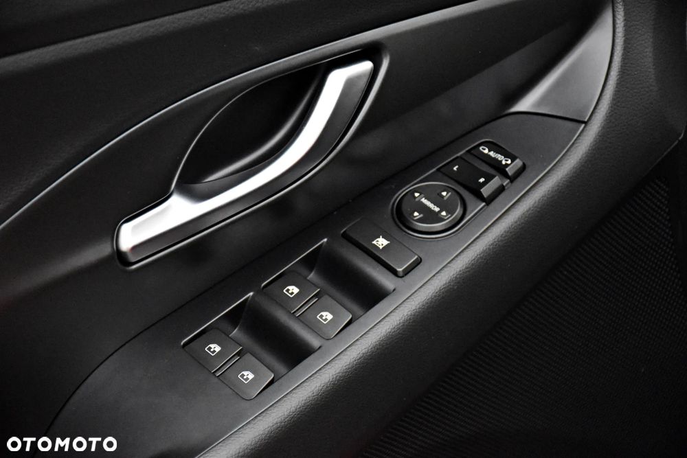 Hyundai i30 1.0 T-GDI Connect & Go - 25