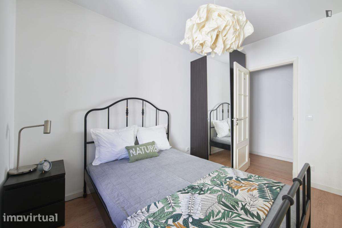 Quarto - localizado em Roma-Areeiro Lisbon - Grande imagem: 4/26
