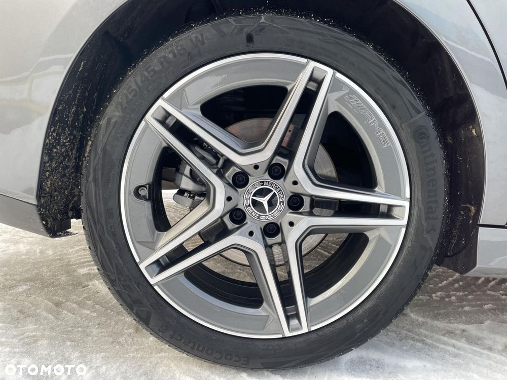 Mercedes-Benz CLA - 26