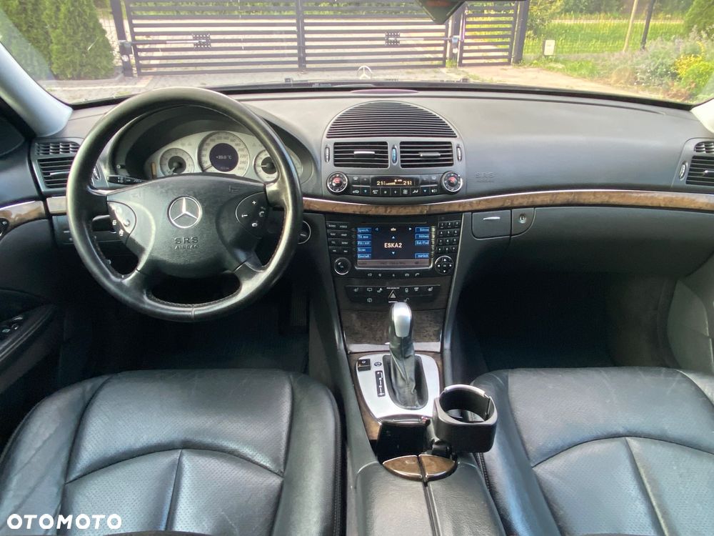 Mercedes-Benz Klasa E 320 T 4Matic Avantgarde - 17