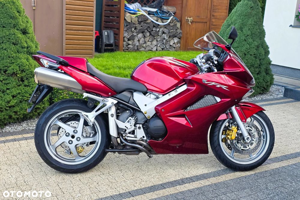 Honda VFR - 1