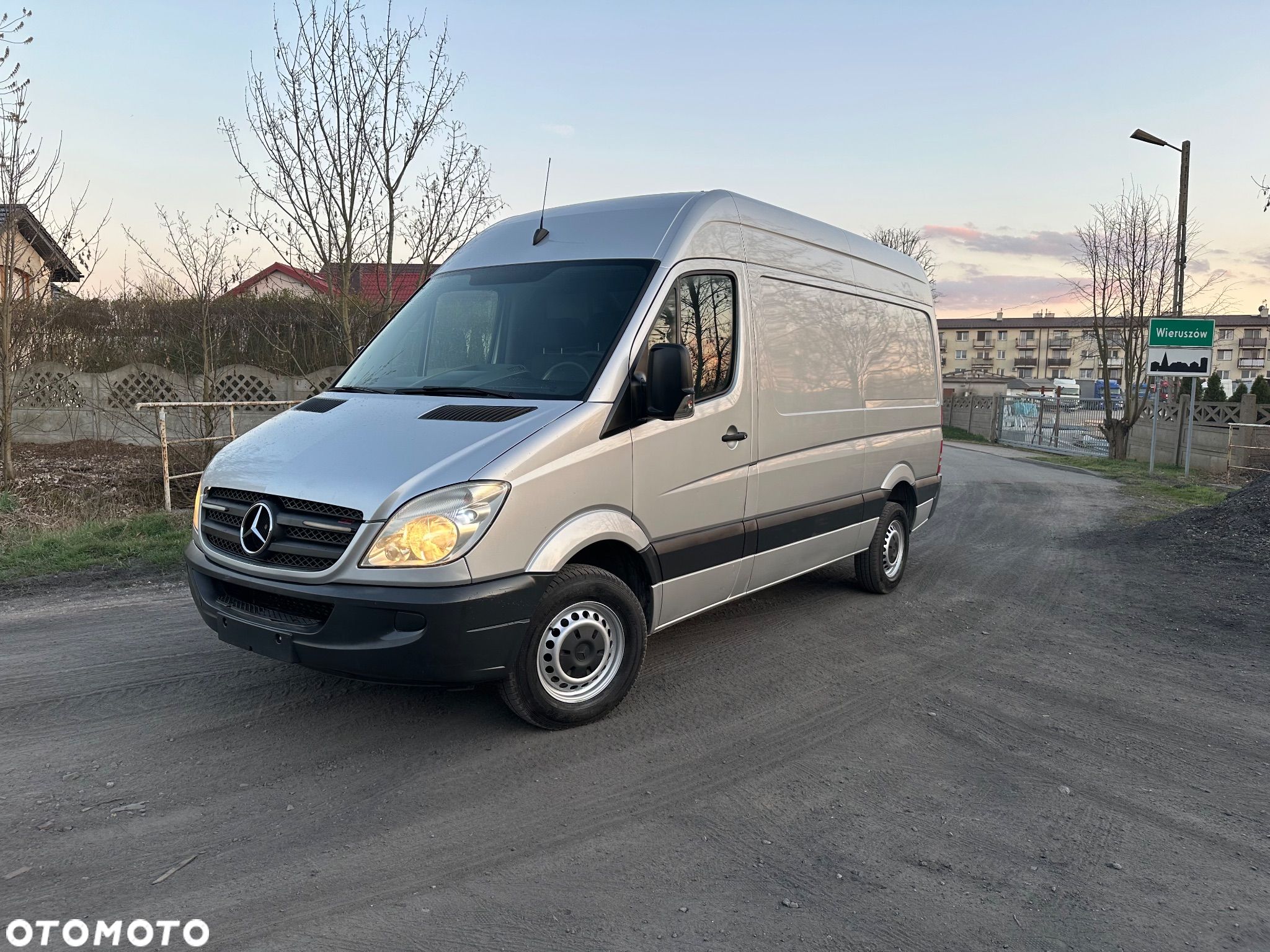 Mercedes-Benz Sprinter - 1