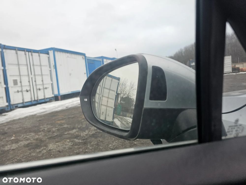 Volkswagen Passat 2.0 TDI SCR DSG Highline - 37