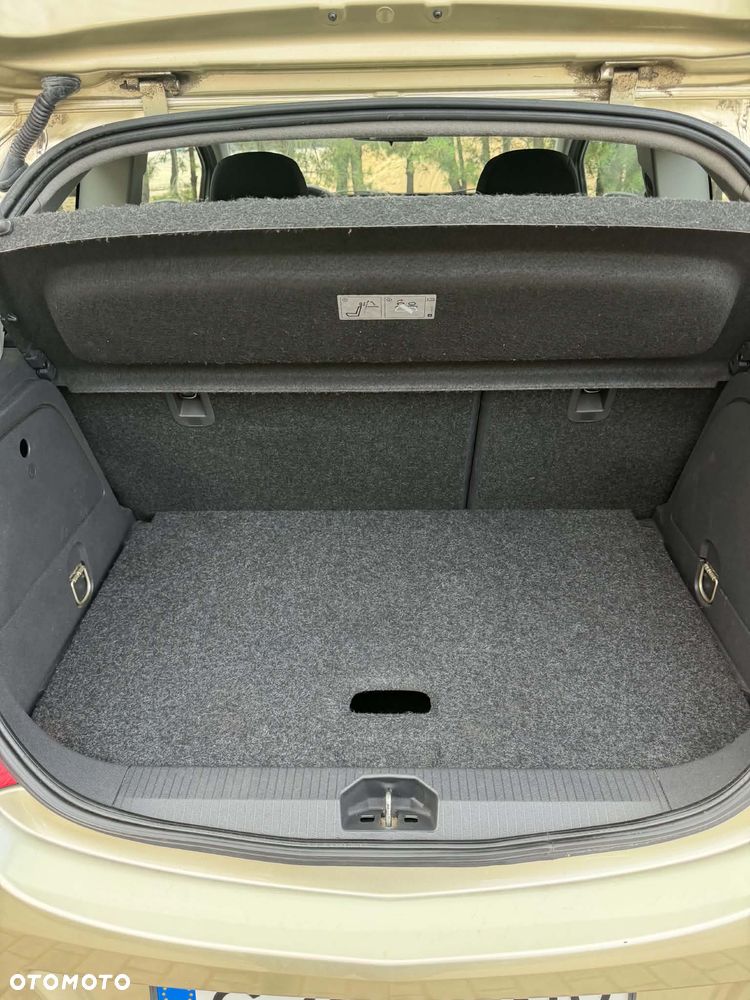 Opel Corsa 1.2 16V Cosmo - 12