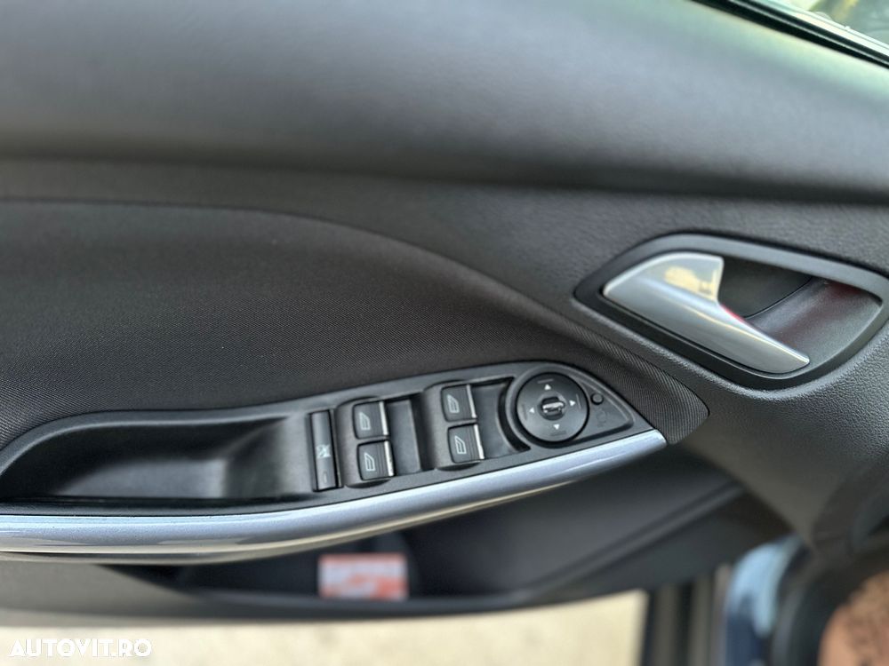 Ford Focus 2.0 TDCi DPF Titanium - 17