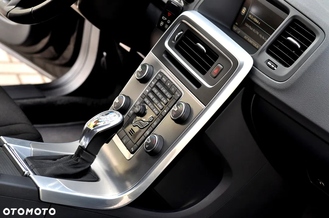 Volvo V60 D3 Geartronic Summum - 23