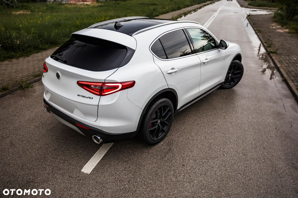 Alfa Romeo Stelvio 2.0 Turbo TI Q4 - 11