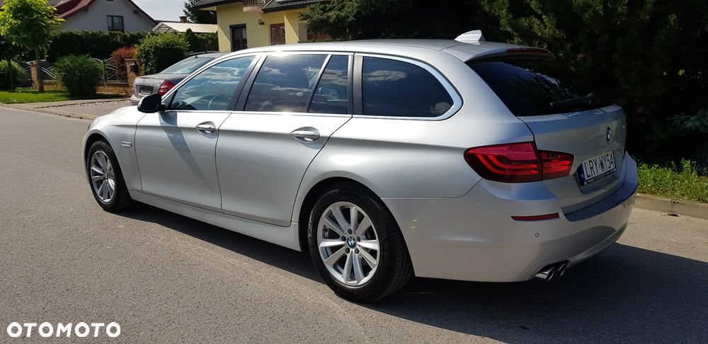 BMW Seria 5 525d Sport-Aut Luxury Line - 7