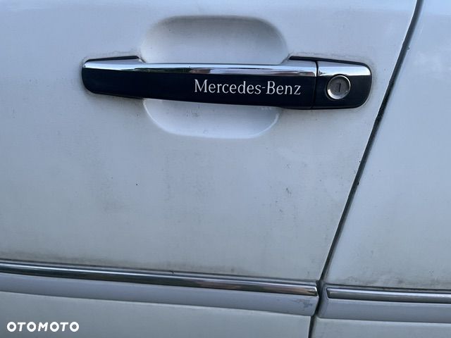 Mercedes-Benz Klasa C 250 T D Turbo Elegance - 12