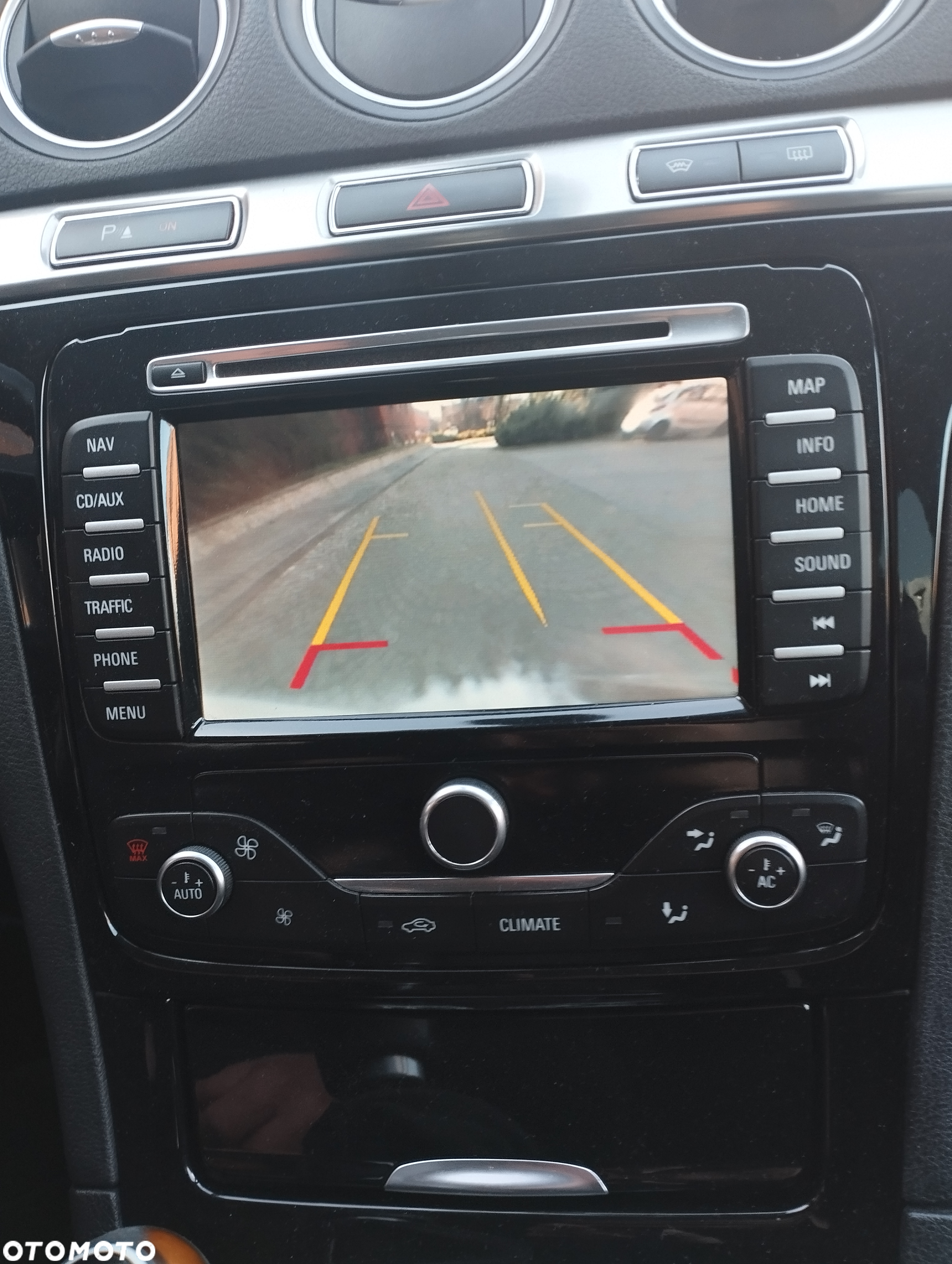 Ford S-Max - 12