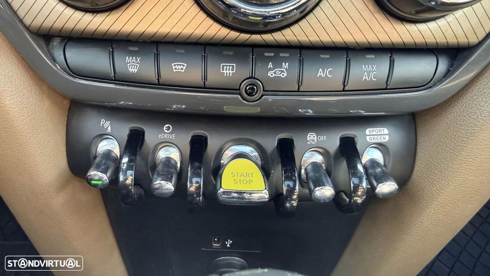 MINI Countryman Cooper SE ALL4 Auto - 29