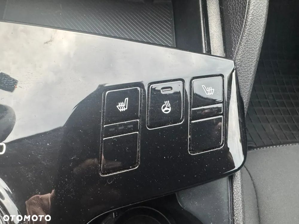 Kia Sportage 1.6 T-GDI HEV Business Line 2WD - 23