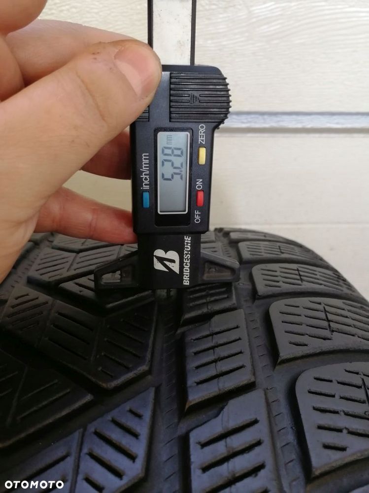 Opony zimowe 275/40 R 20 Pirelli Scorpion Winter - 2