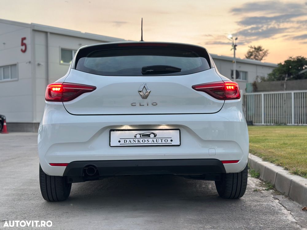 Renault Clio - 25