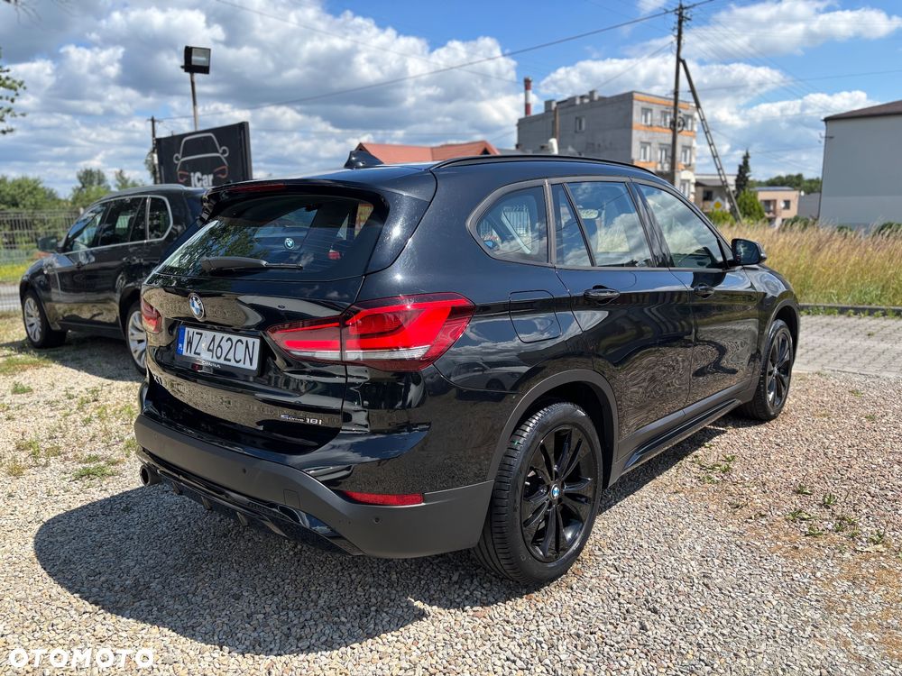 BMW X1 sDrive18i Sport Line - 18
