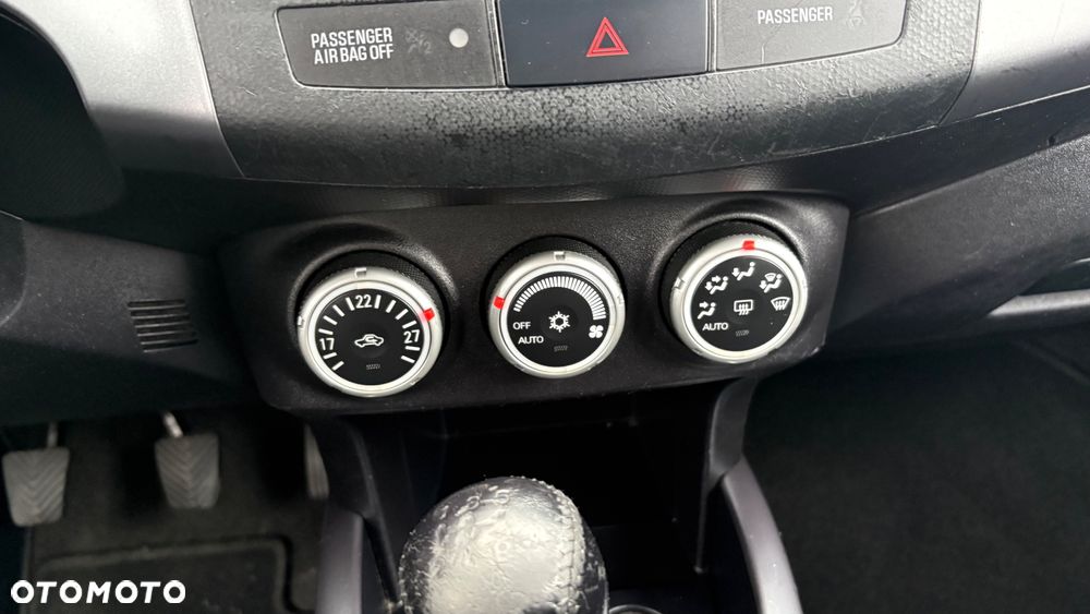 Mitsubishi Outlander 2.4 Intense - 18