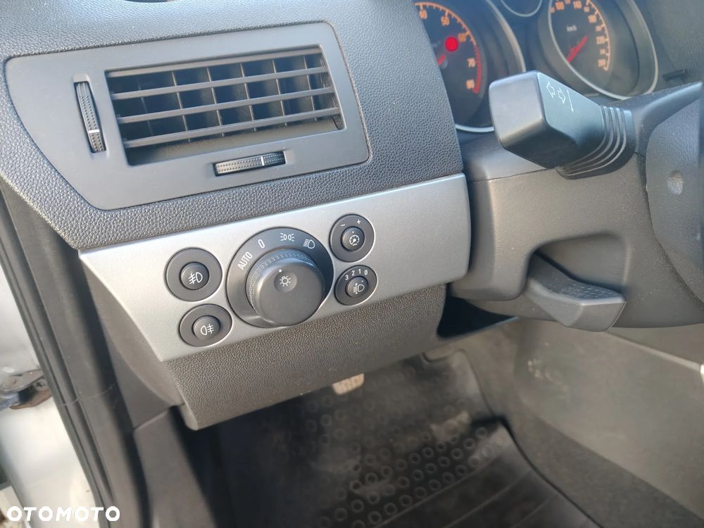Opel Astra - 16