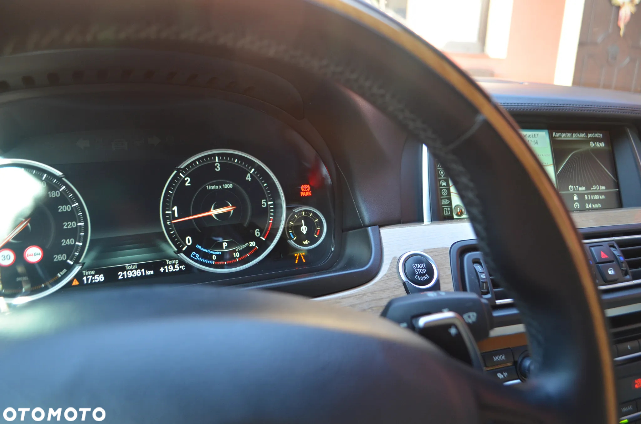 BMW Seria 5 530d xDrive Luxury Line - 34