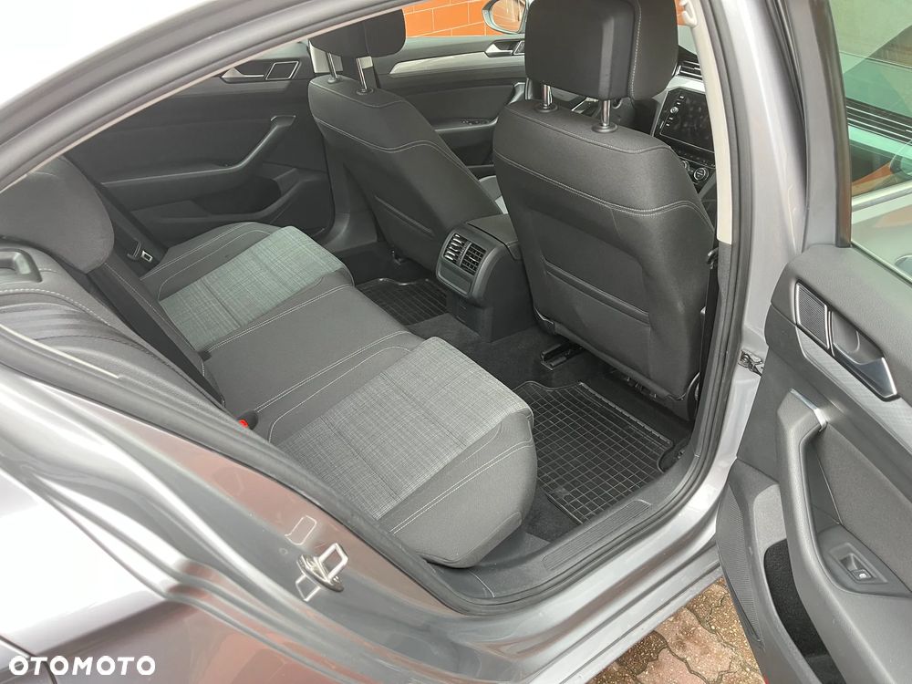 Volkswagen Passat 2.0 TDI EVO Business - 13