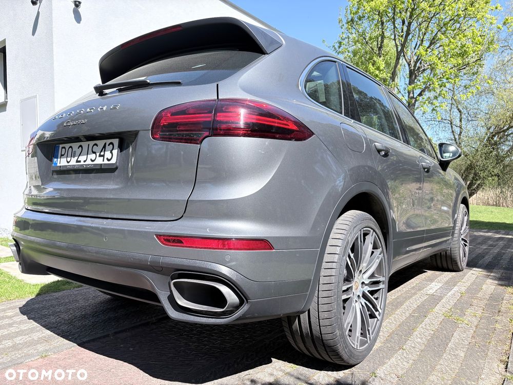 Porsche Cayenne Platinum Edition - 3