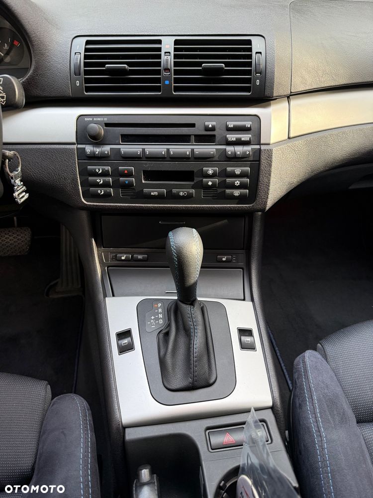 BMW Seria 3 318i - 28