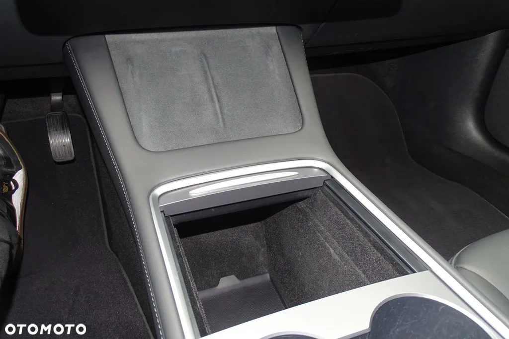 Tesla Model 3 Langstreckenbatterie Allradantrieb Dual Motor - 35