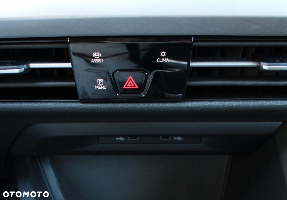 Volkswagen Golf - 22