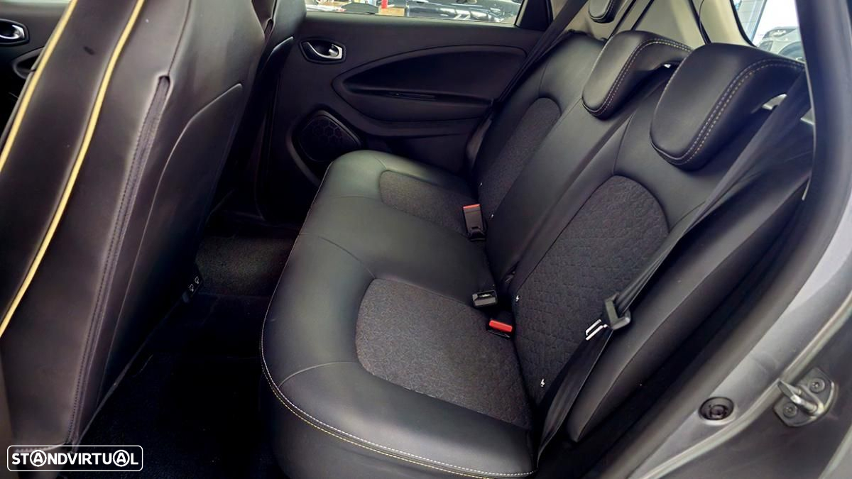 Renault Zoe (c/ Bateria) EV50 135hp Iconic - 21