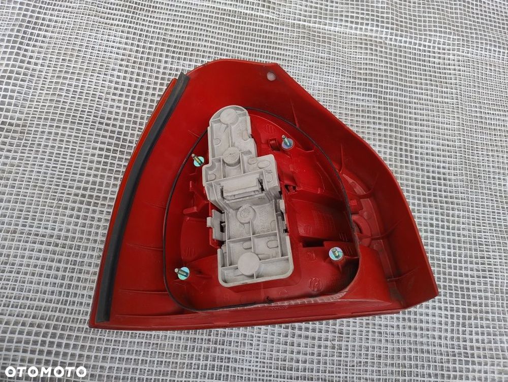 Audi a3 8L lampa prawa tył hatchback HB wysyłka OLX z wkładem  lampy - 6