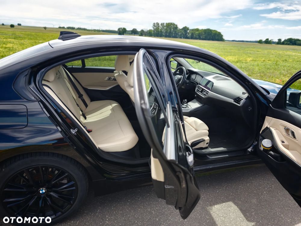 BMW Seria 3 318i - 26