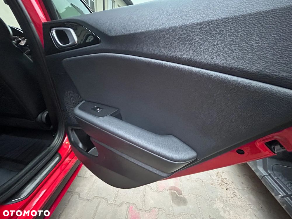 Kia ProCeed 1.6 T-GDI GT DCT - 28