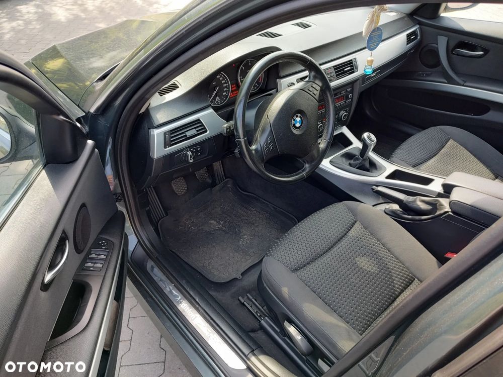 BMW Seria 3 318d - 10